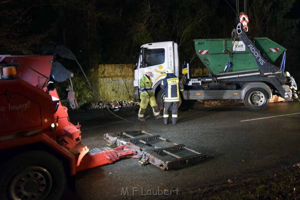 Container LKW umgestuerzt Koeln Brueck Bruecker- Dellbruecker Mauspfad P522.JPG - Miklos Laubert